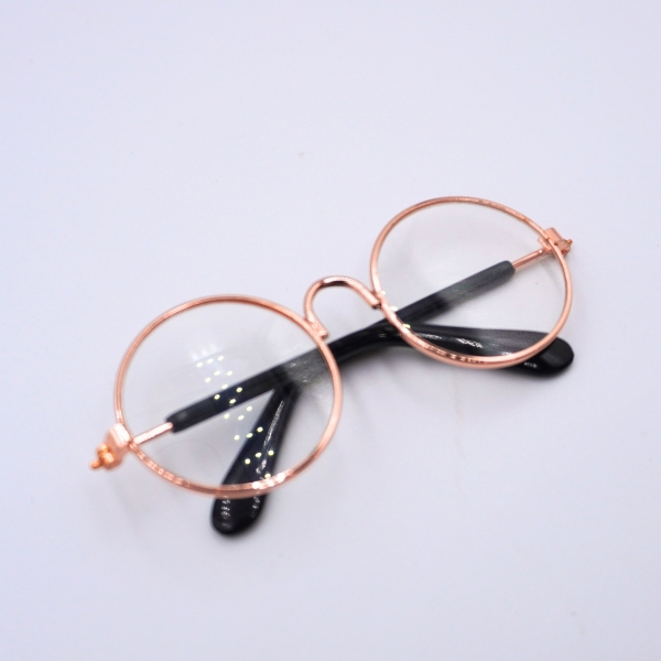 金ふち丸めがね